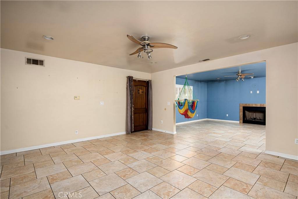 Canoga Park, CA 91304,23040 Saticoy ST