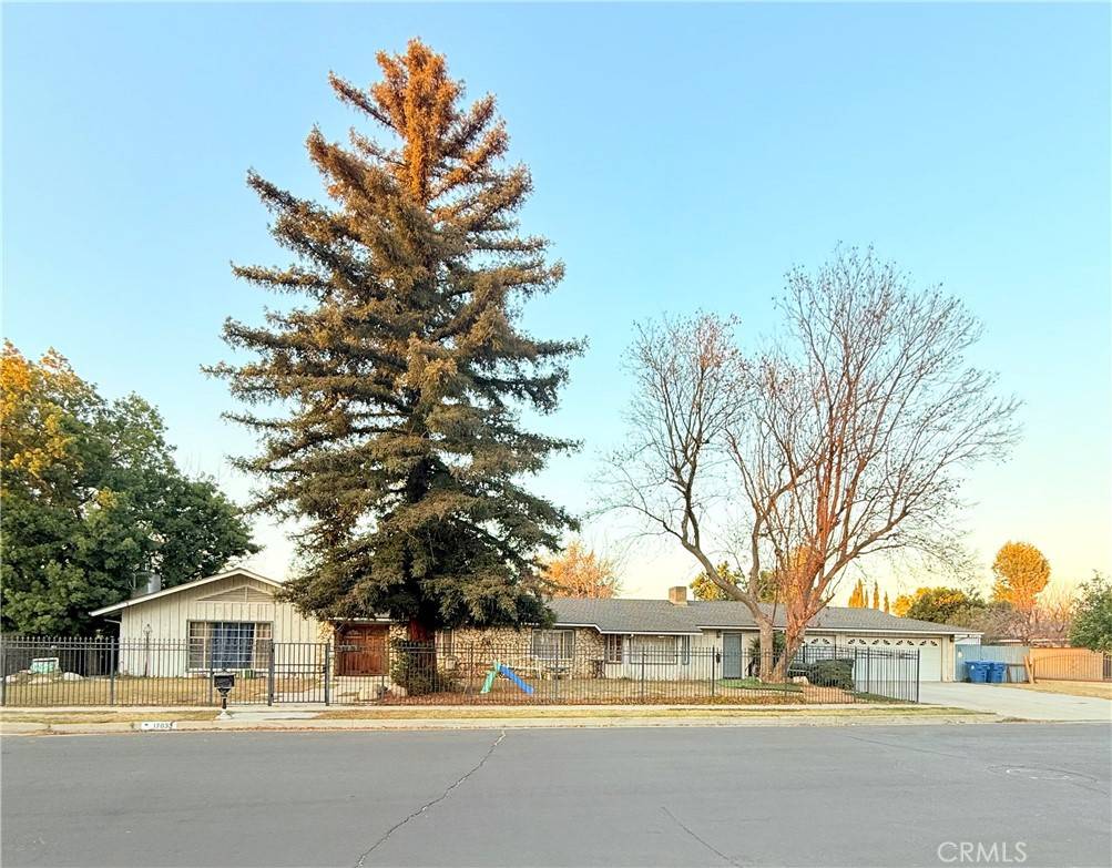 Sherwood Forest, CA 91325,17033 Rayen ST