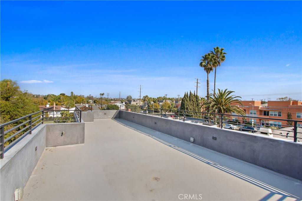 Venice, CA 90291,979 S Lake Street