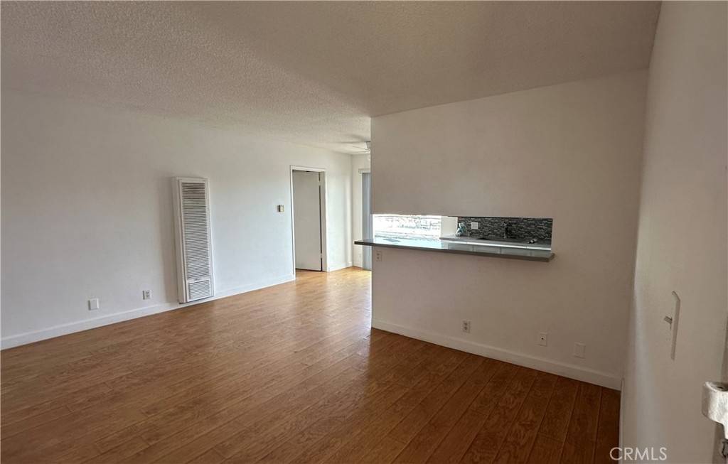 Santa Monica, CA 90405,2122 Ocean Park BLVD #10