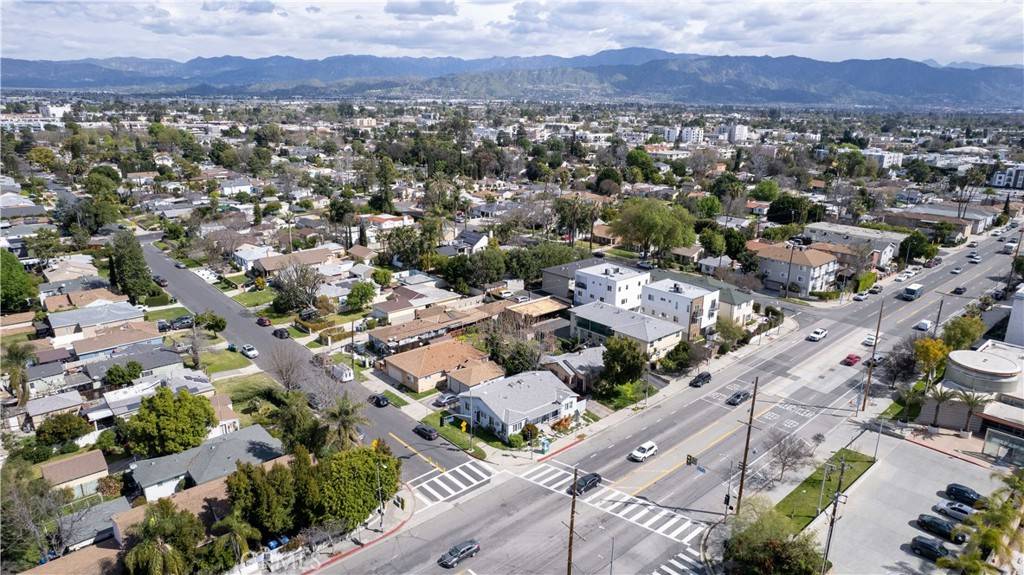 North Hollywood, CA 91601,11649 Burbank BLVD