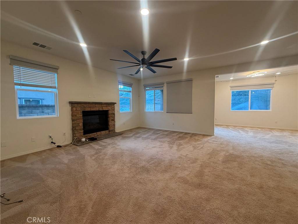 Valencia, CA 91354,28937 Buena Vista CT