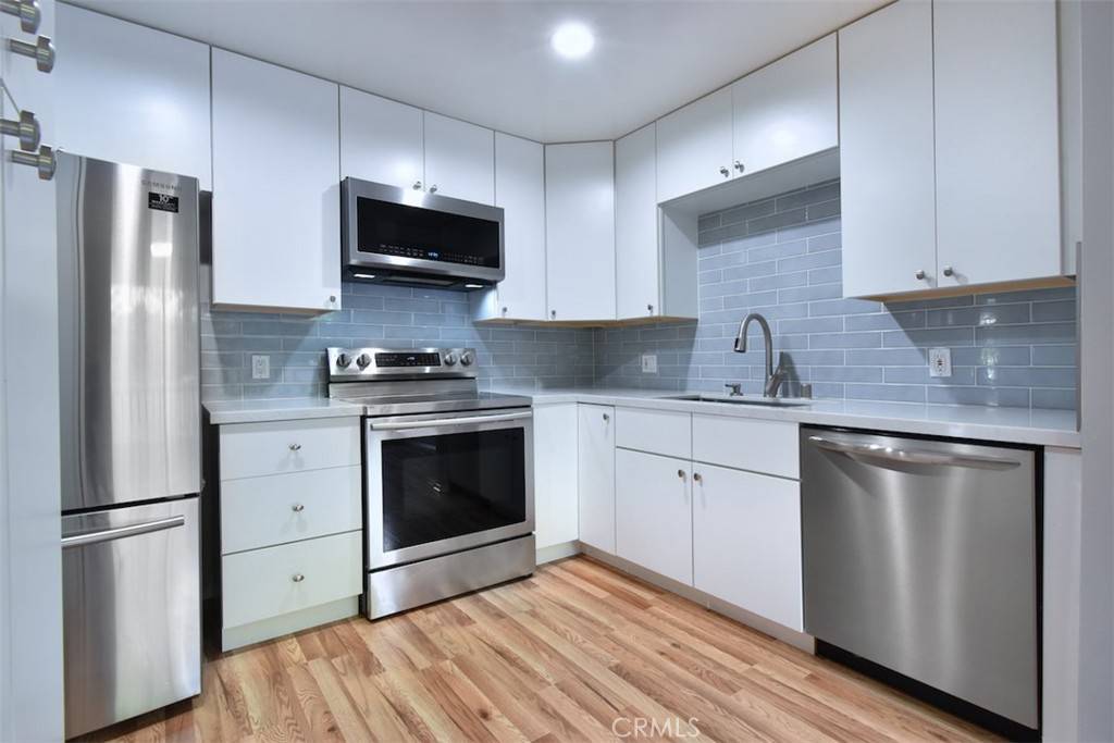 Thousand Oaks, CA 91360,286 Oak Leaf DR #14