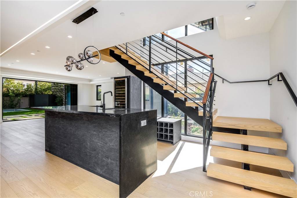 Sherman Oaks, CA 91423,4904 Van Noord Ave