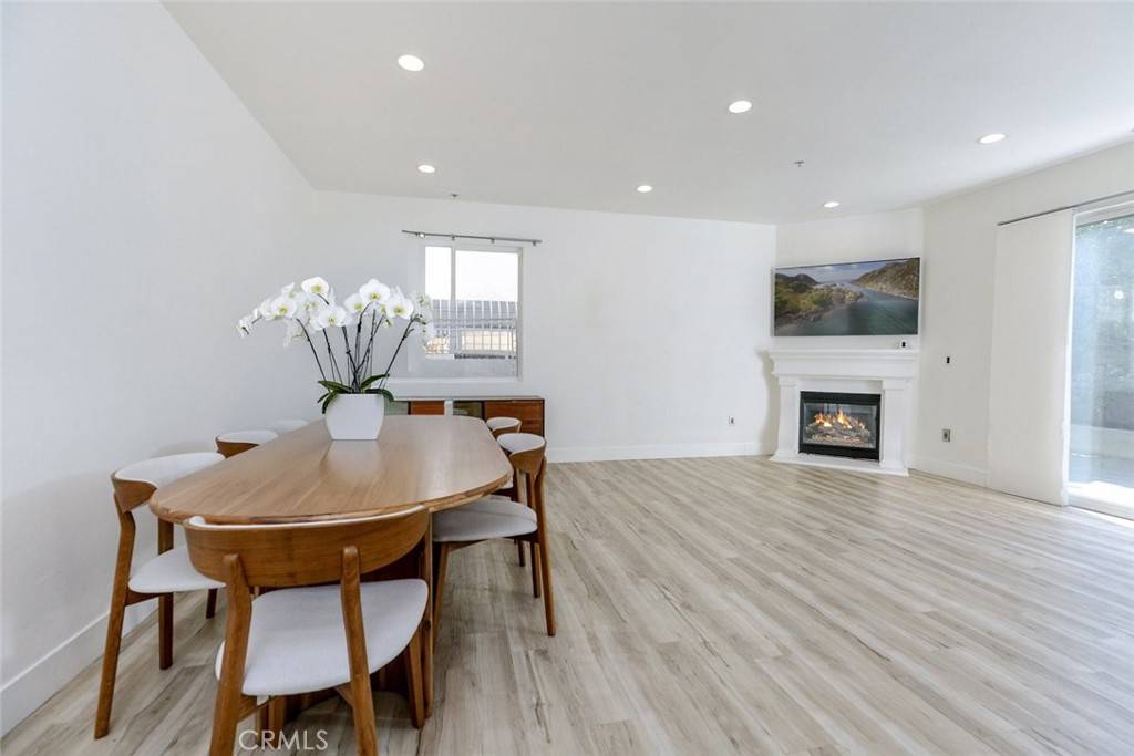 Los Angeles, CA 90038,1023 Wilcox AVE #102