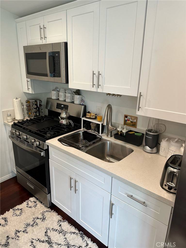Woodland Hills, CA 91367,5545 Mason AVE