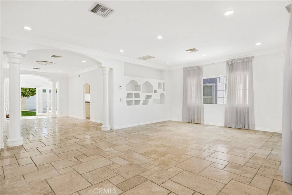 Encino, CA 91436,5111 Rubio AVE