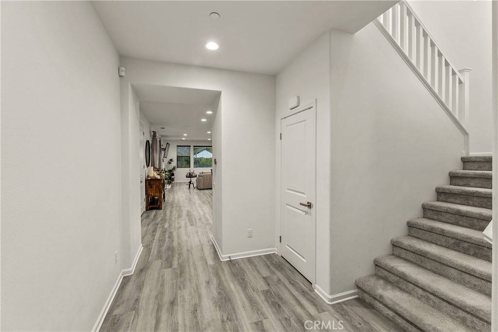 Canyon Country, CA 91387,25187 Golden Maple DR