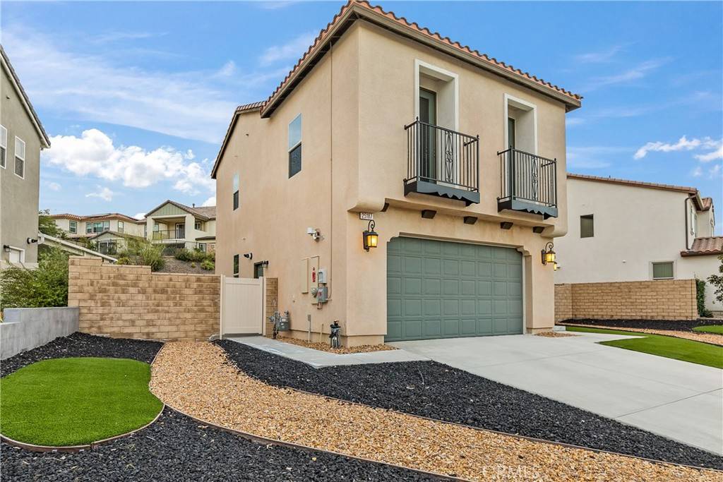 Canyon Country, CA 91387,25187 Golden Maple DR