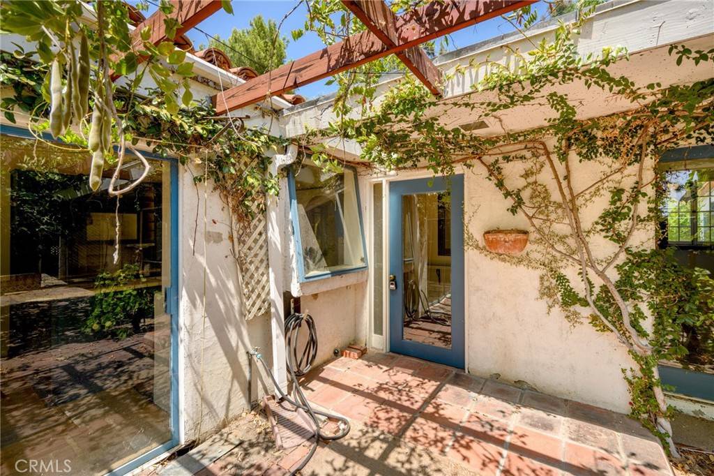 Los Angeles, CA 90041,5473 Eagle Rock View DR