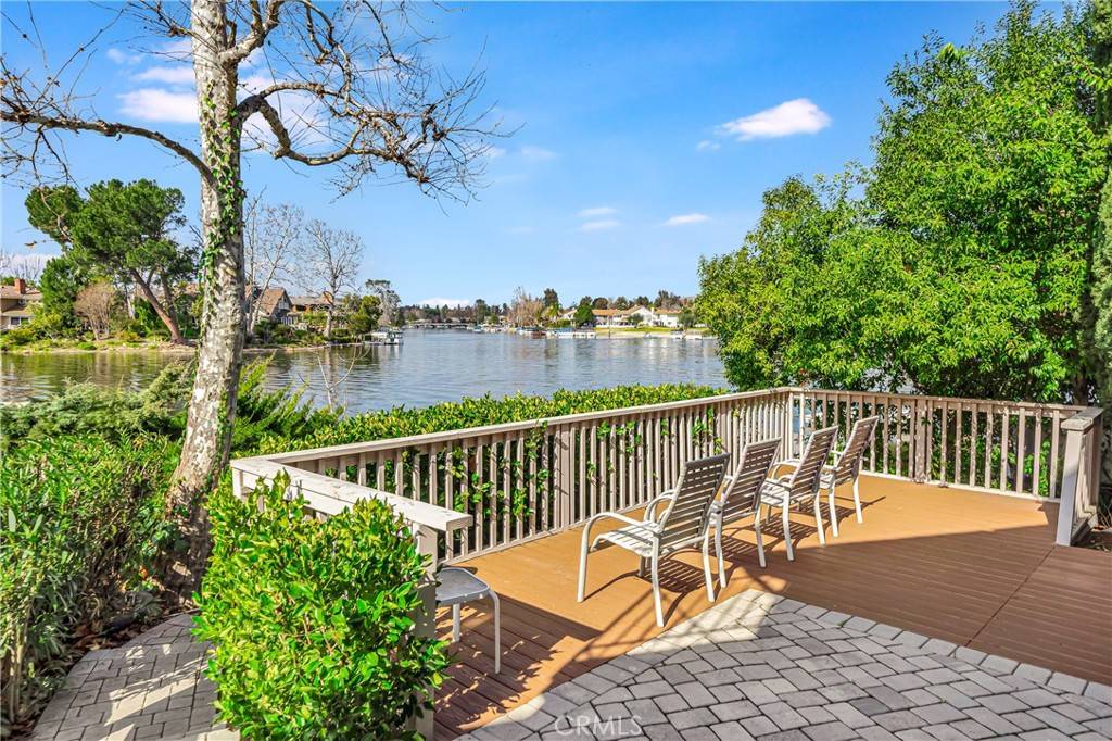 Westlake Village, CA 91361,32080 Waterside LN