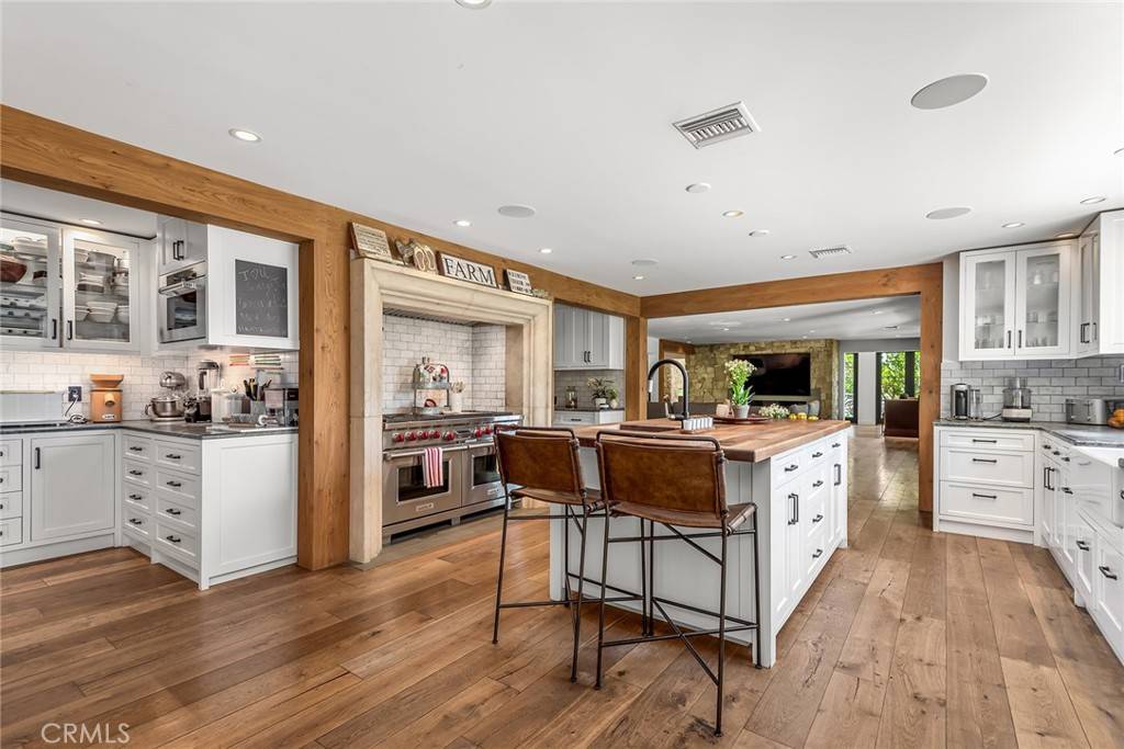 5207 SADDLE CREEK RD Hidden Hills, CA 91302