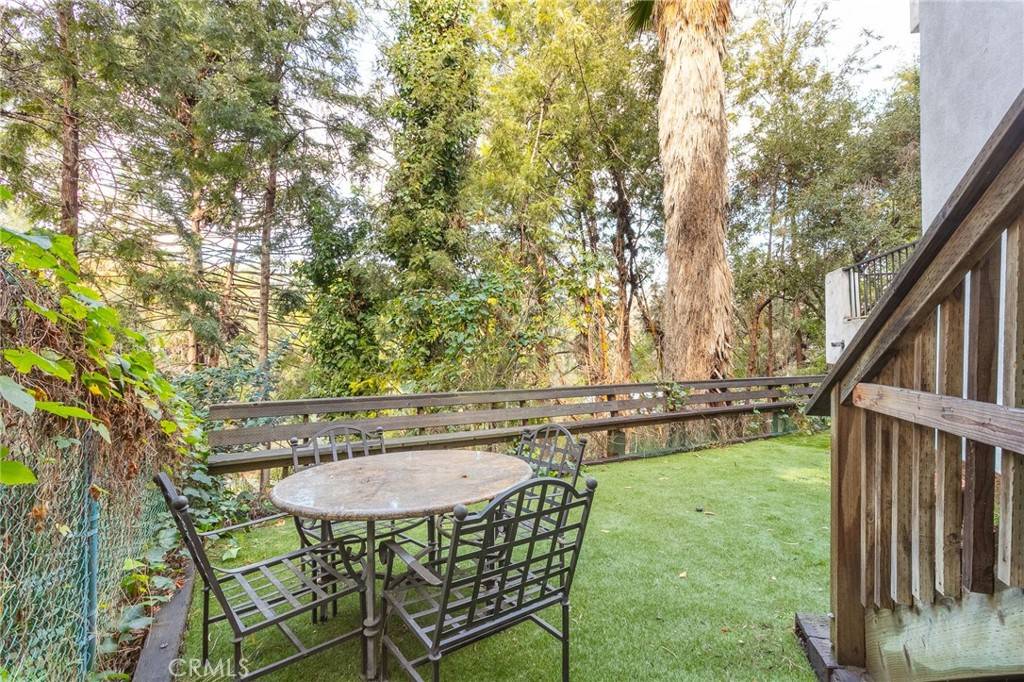 Los Angeles, CA 90068,3030 Passmore DR