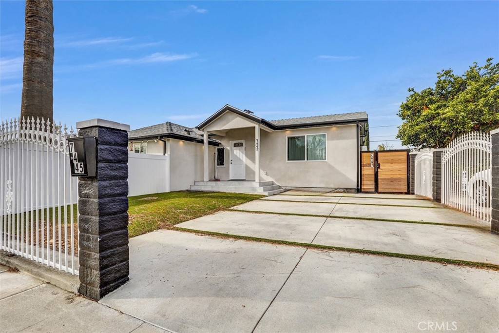 Winnetka, CA 91306,7445 Oakdale AVE