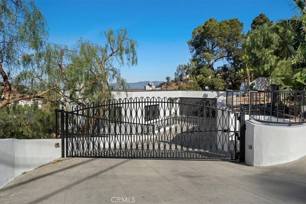 Studio City, CA 91604,3300 Coldwater Canyon AVE