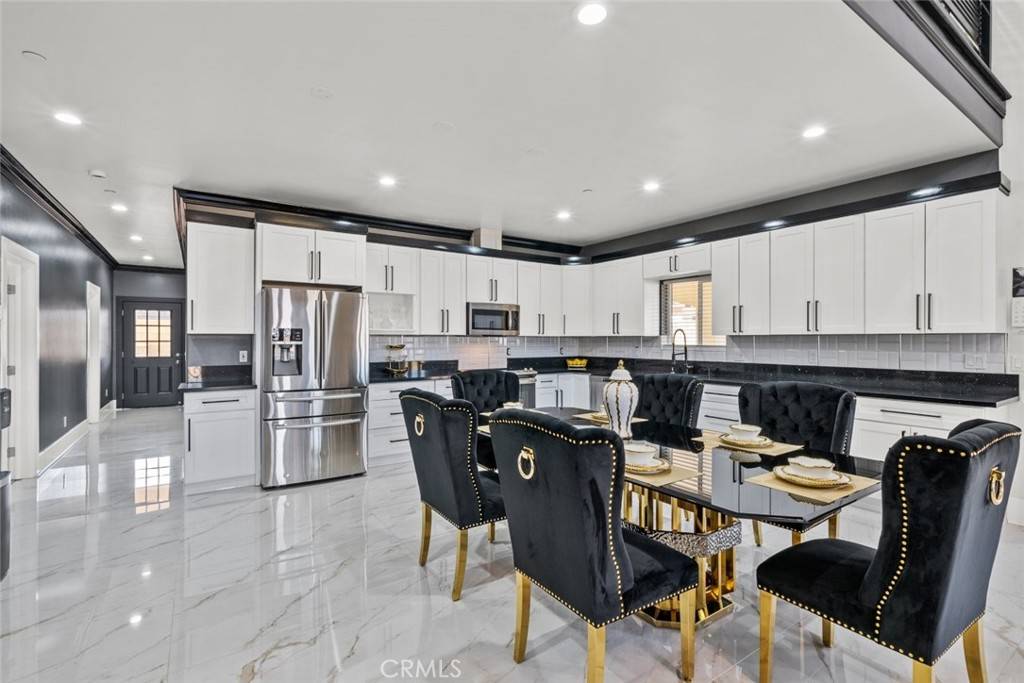10172 Mendiburu RD California City, CA 93505