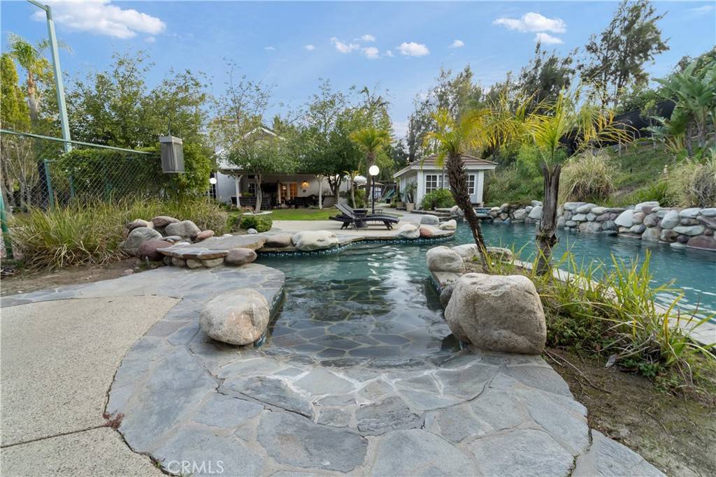 Woodland Hills, CA 91367,6011 Paseo La VIS