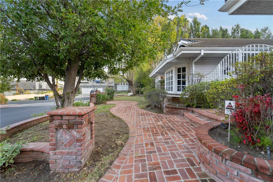 Woodland Hills, CA 91367,6011 Paseo La VIS