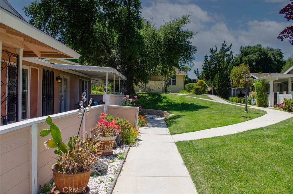 Newhall, CA 91321,19152 Avenue Of The Oaks #A