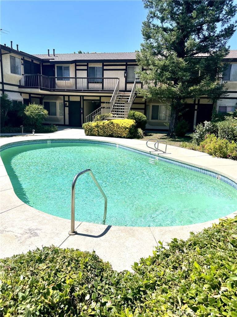 West Hills, CA 91307,7125 Shoup AVE #107