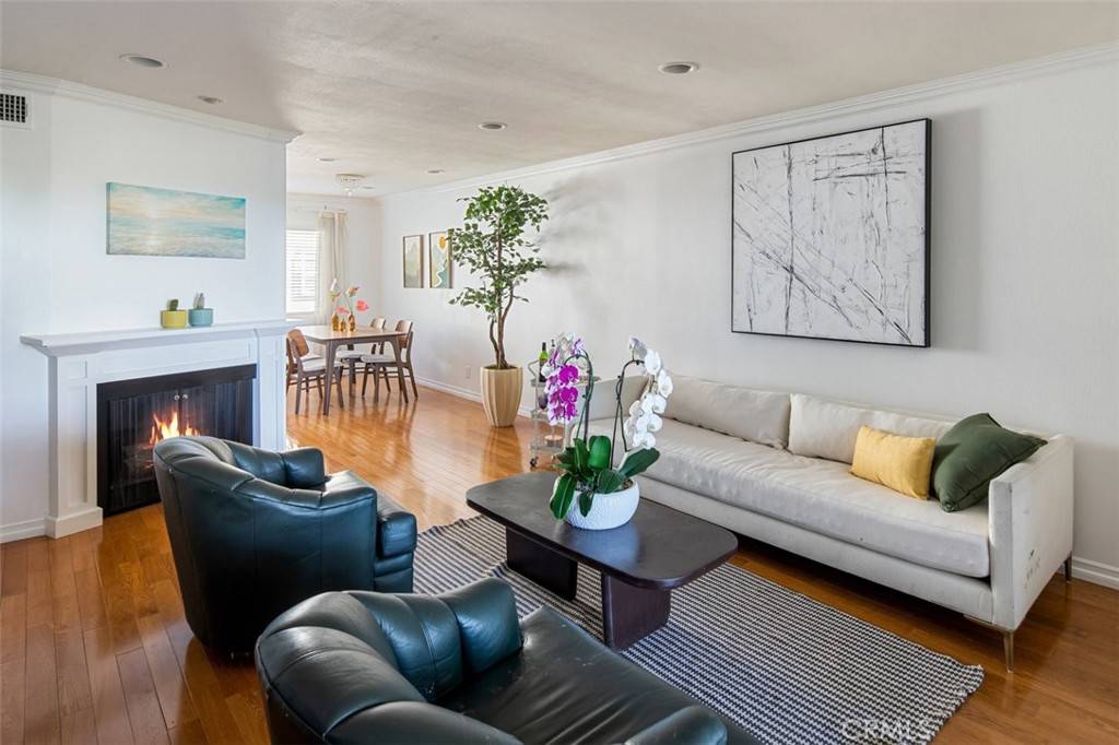 Burbank, CA 91504,9534 Via Ricardo