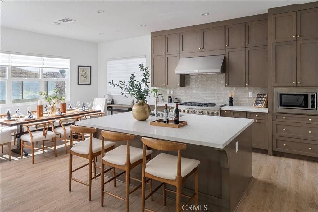 Valencia, CA 91381,27372 Dialogue WAY