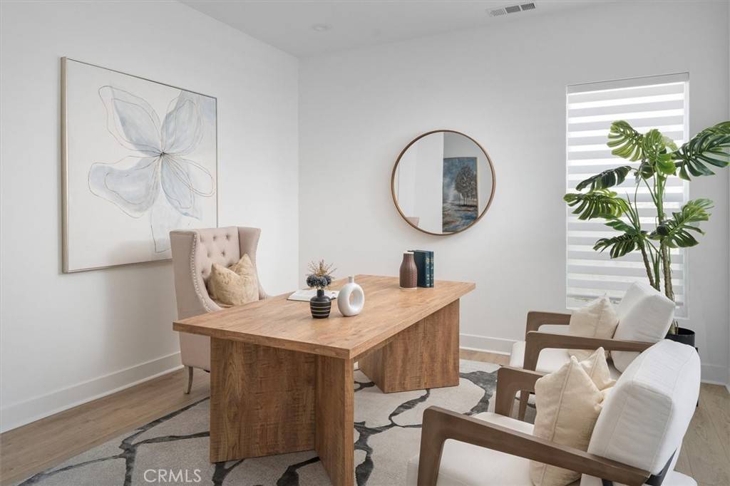 Valencia, CA 91381,27372 Dialogue WAY