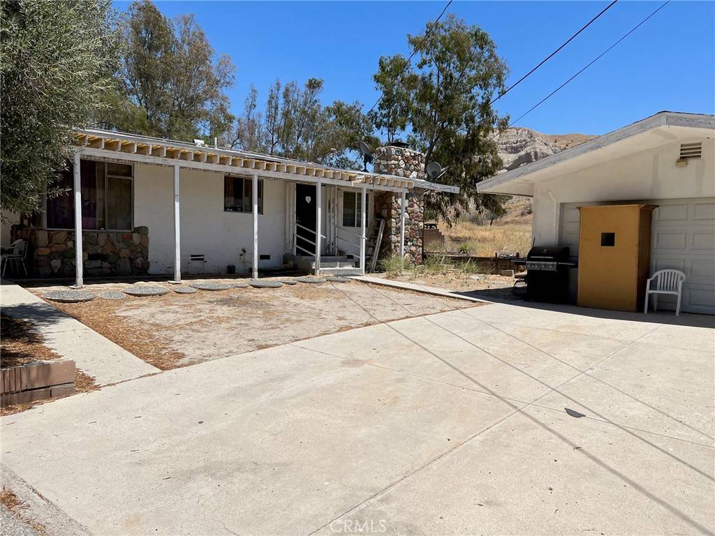 Canyon Country, CA 91390,15840 Sierra HWY