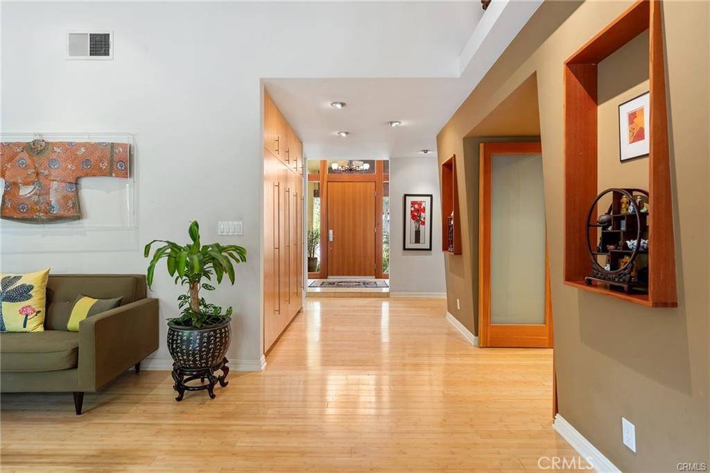 Topanga, CA 90290,21301 Bellini DR