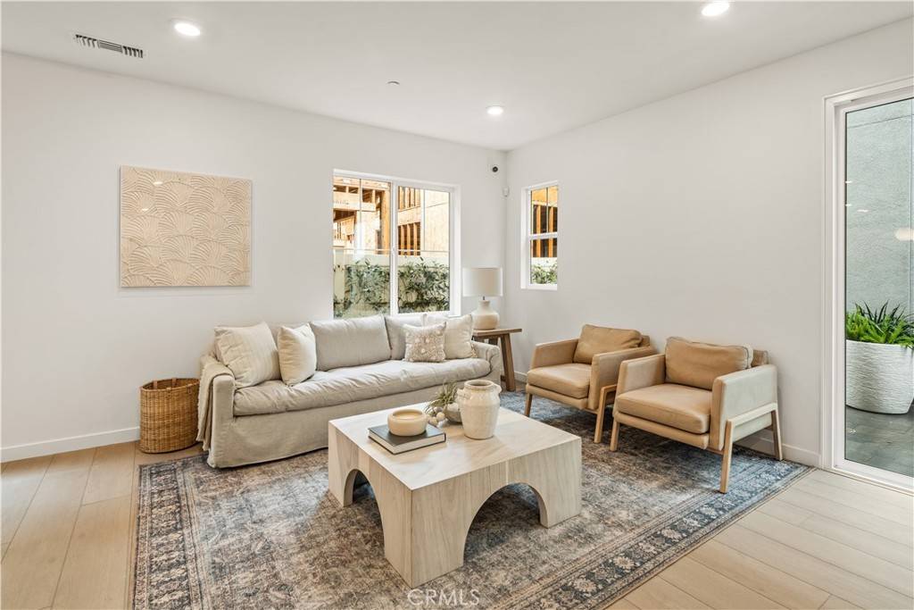 Carson, CA 90745,429 Willow Run LN E