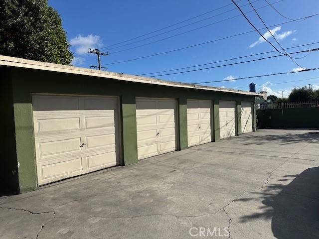 Lynwood, CA 90262,3382 Los Flores AVE