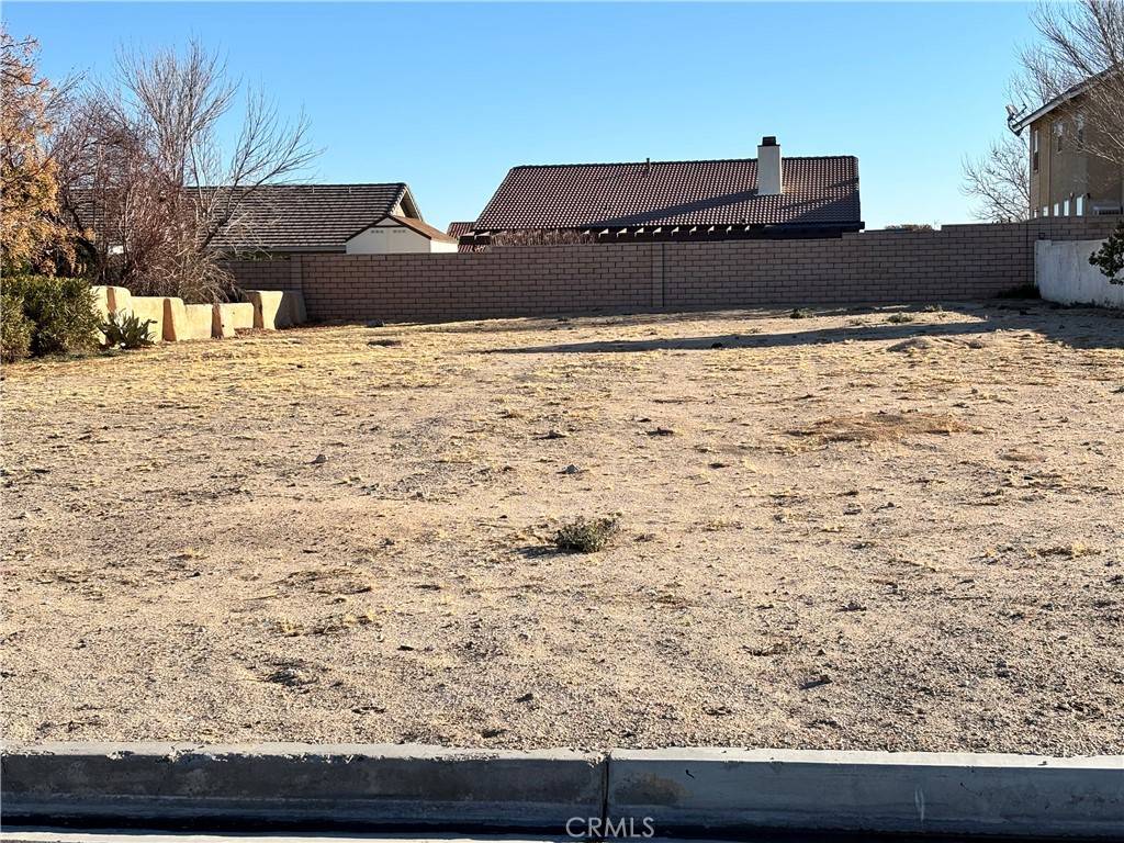 Helendale, CA 92342,13860 Topmast DR