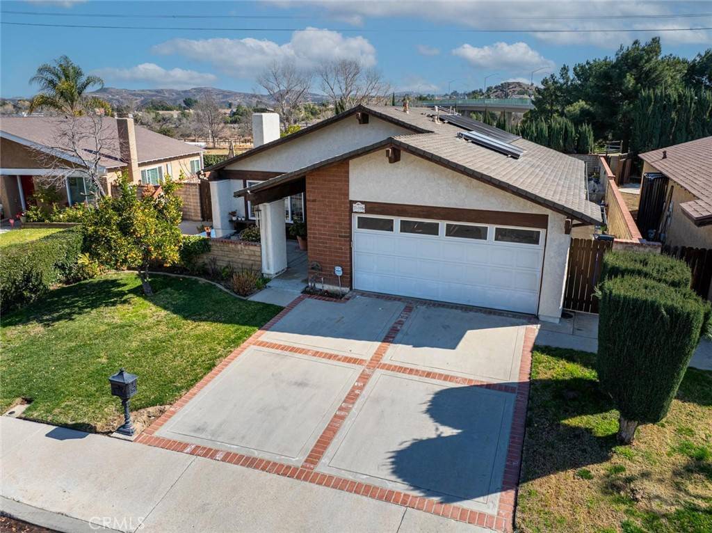 Valencia, CA 91355,25306 Via Dona Christa