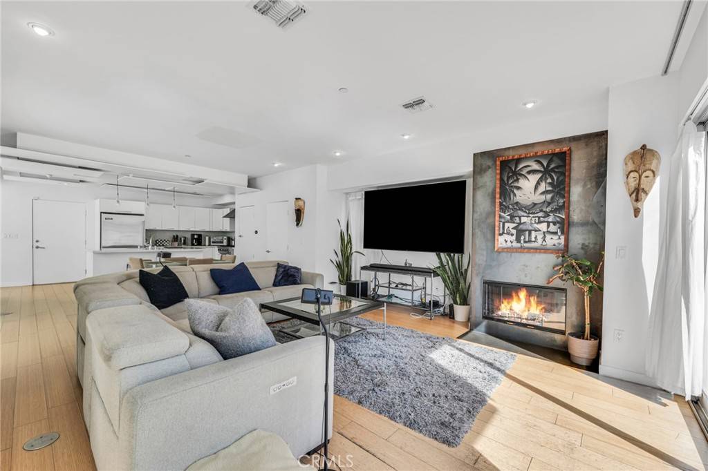 Venice, CA 90291,2208 Dell AVE