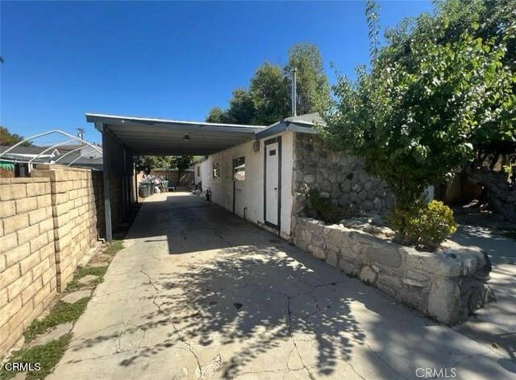 San Fernando, CA 91340,1217 1217A Woodworth ST