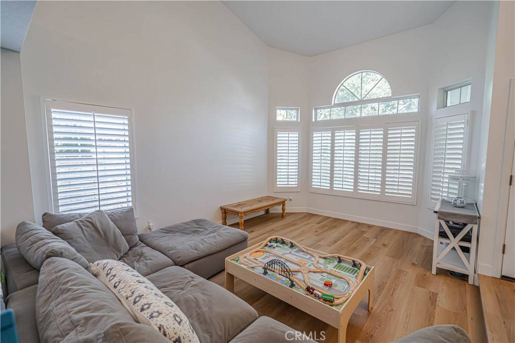 Saugus, CA 91390,28736 Mauch ST