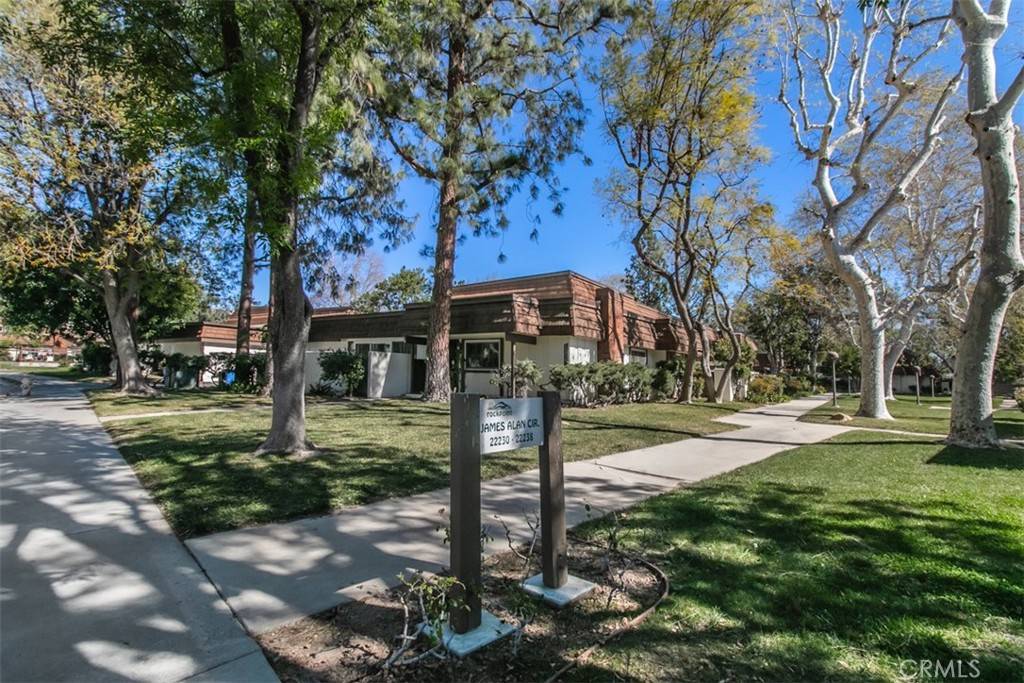 Chatsworth, CA 91311,22230 James Alan CIR #1