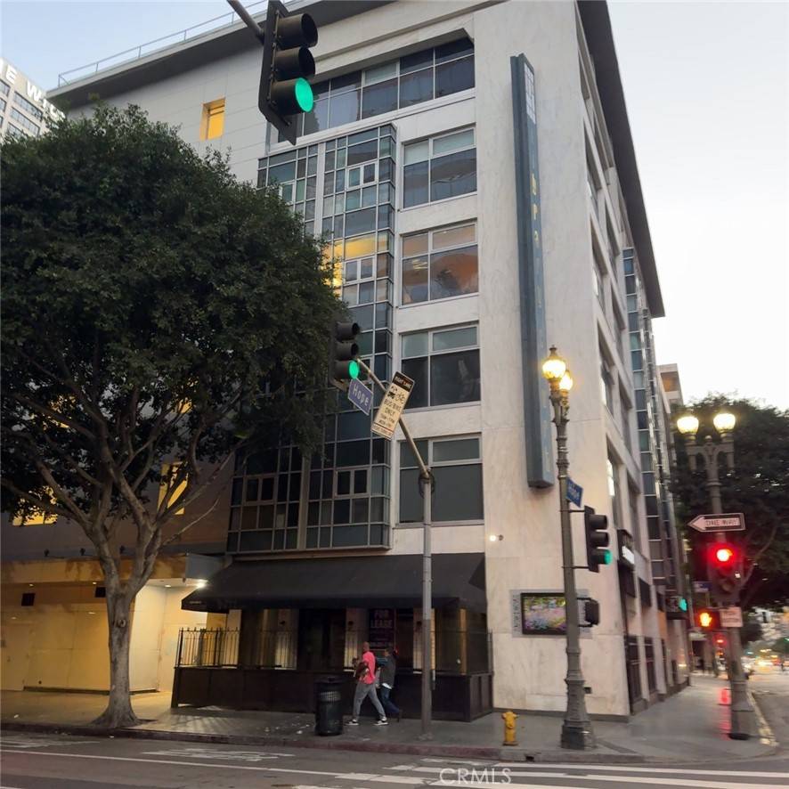 Los Angeles, CA 90017,630 W 6th ST #216