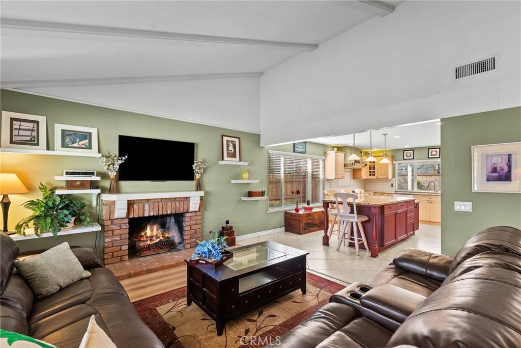 Thousand Oaks, CA 91362,2205 Summerpark CT