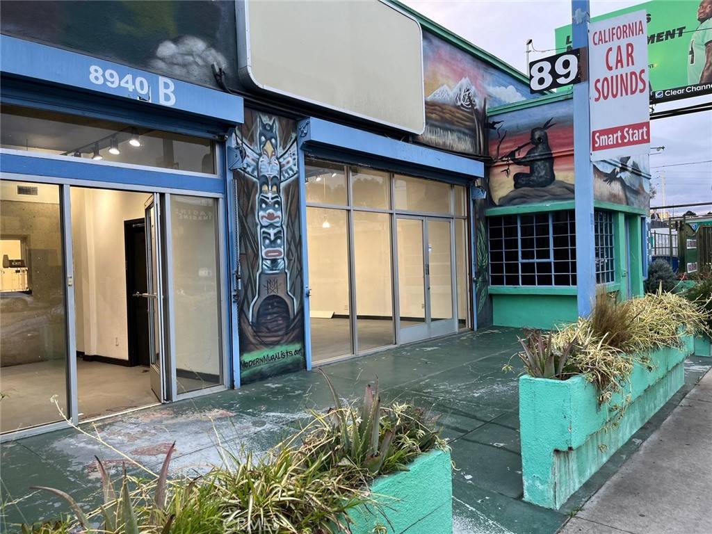 Los Angeles, CA 90034,8940 National BLVD