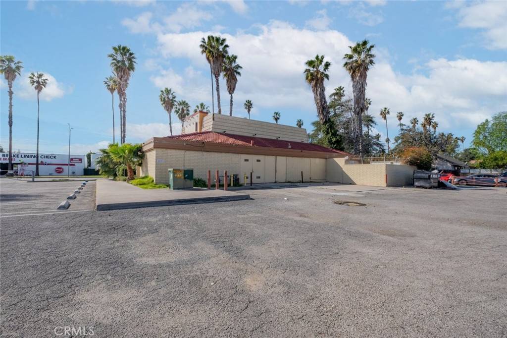 Van Nuys, CA 91406,16955 Sherman WAY