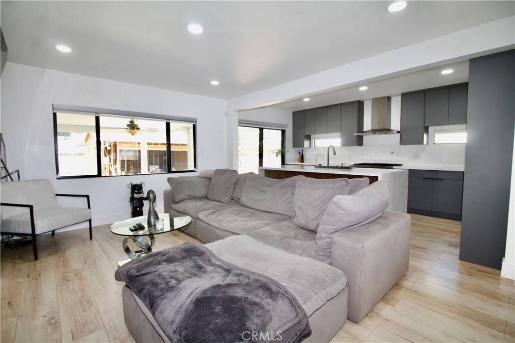 Reseda, CA 91335,6949 Wilbur AVE