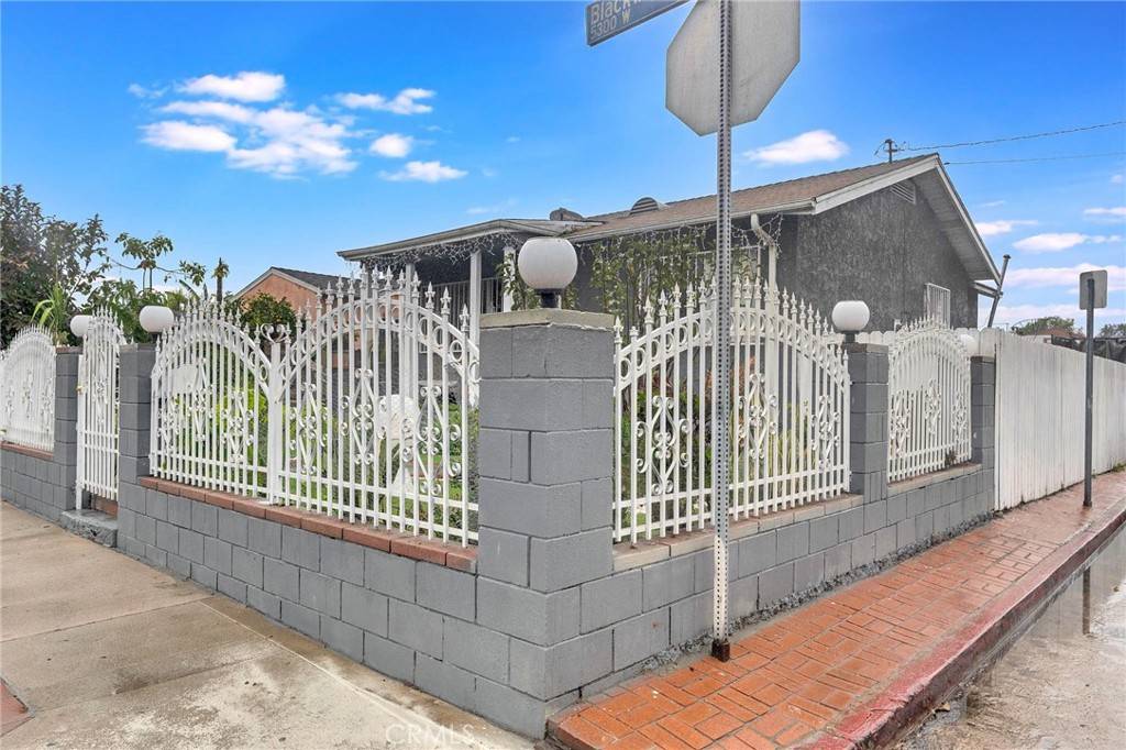 Los Angeles, CA 90016,5323 Blackwelder ST