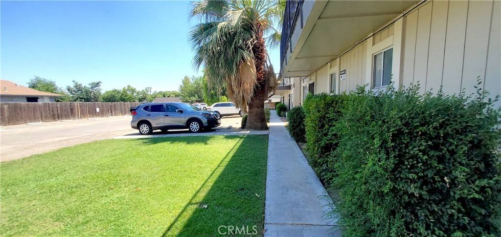 Bakersfield, CA 93308,330 Roberts LN
