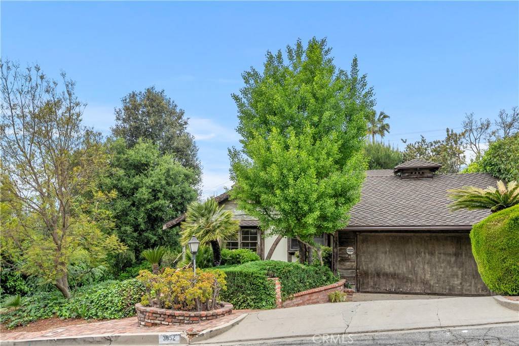 Studio City, CA 91604,3852 Eureka Dr.