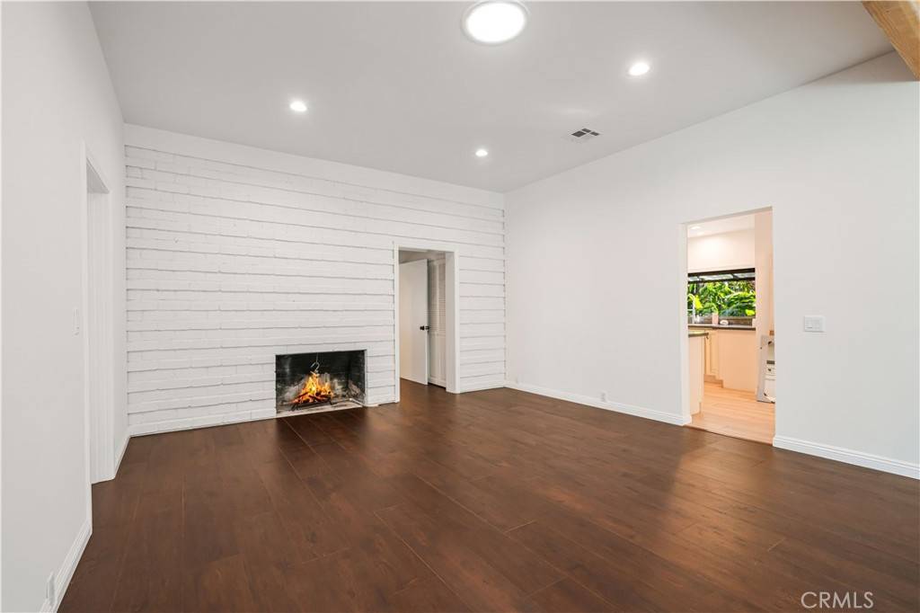 Valley Glen, CA 91401,5825 Fulton AVE