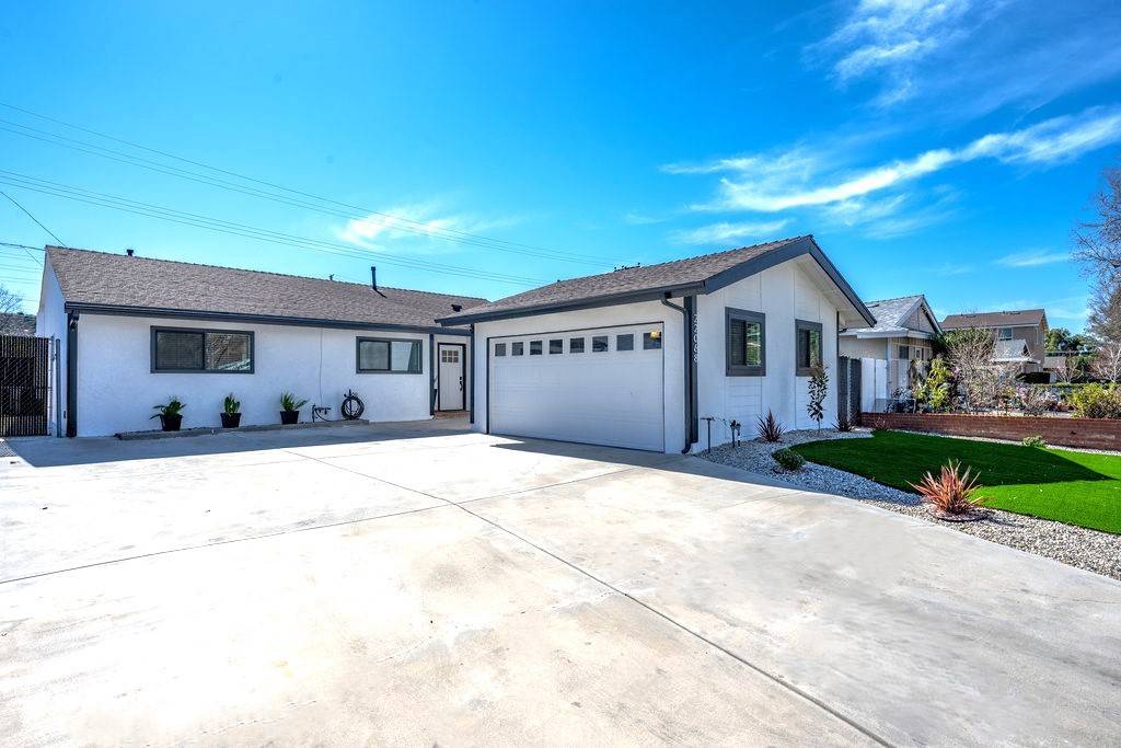 Saugus, CA 91350,22068 Alamogordo RD