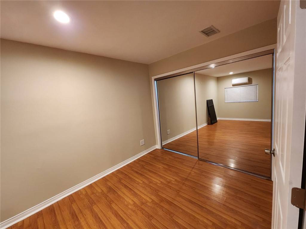 Tarzana, CA 91356,19023 Miranda