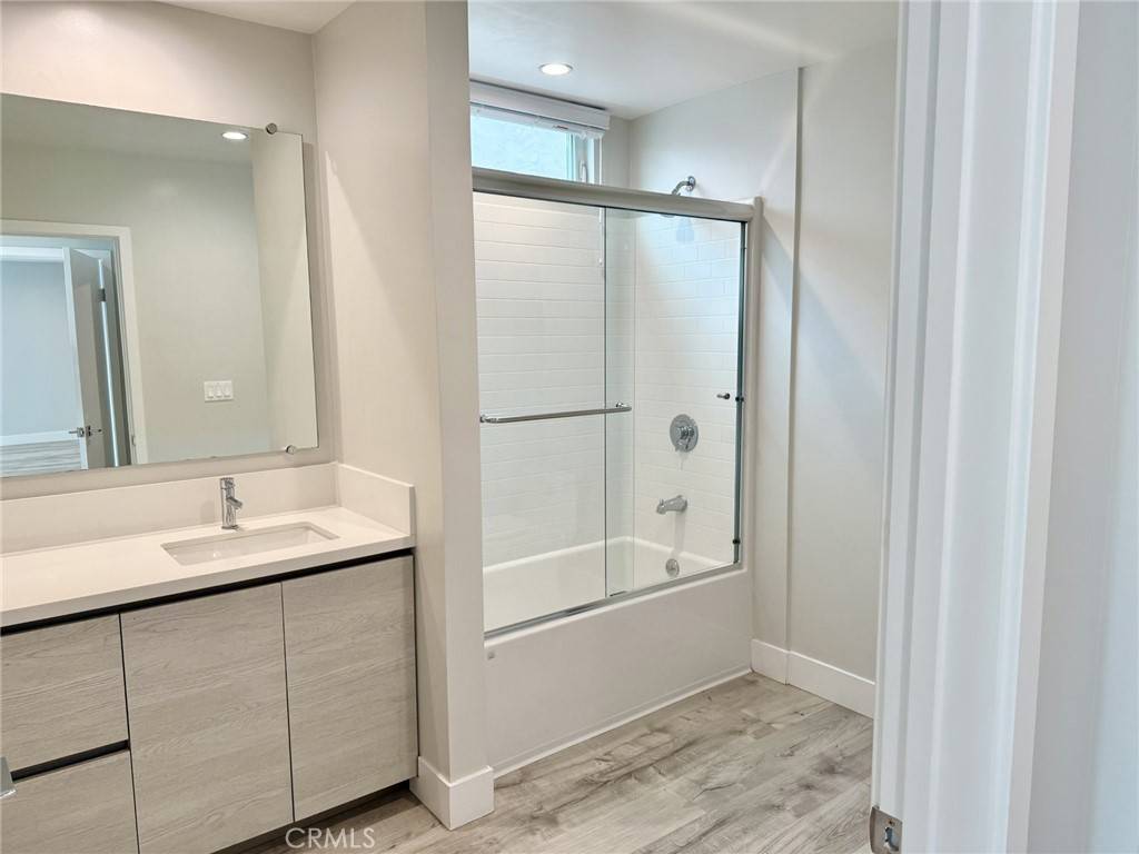 5820 La Mirada AVE #204 Hollywood, CA 90038