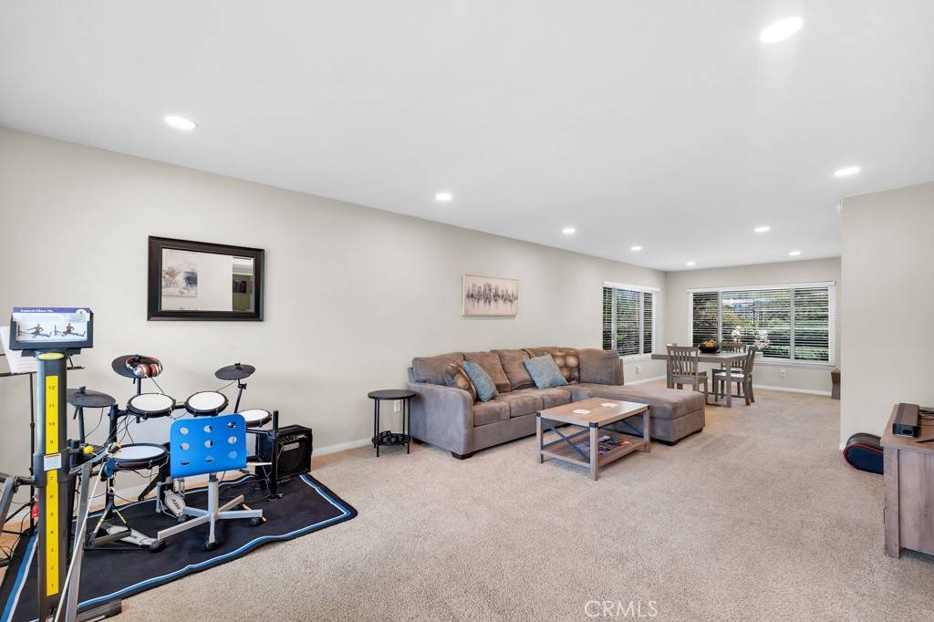 Agoura Hills, CA 91301,28661 Acacia Glen ST
